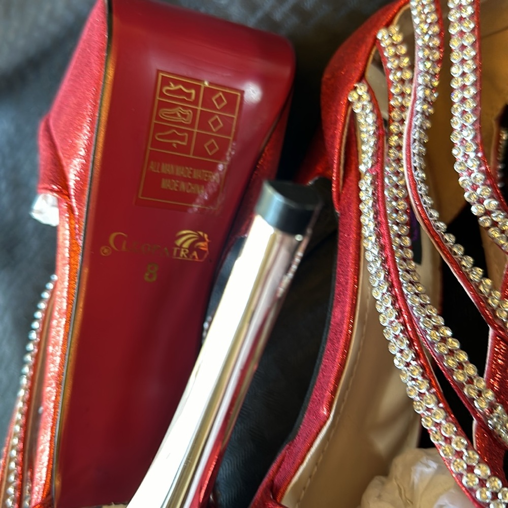 Cleopatra Red 6” Stilettos. Size 8. Silver Heel. - Picture 4 of 5